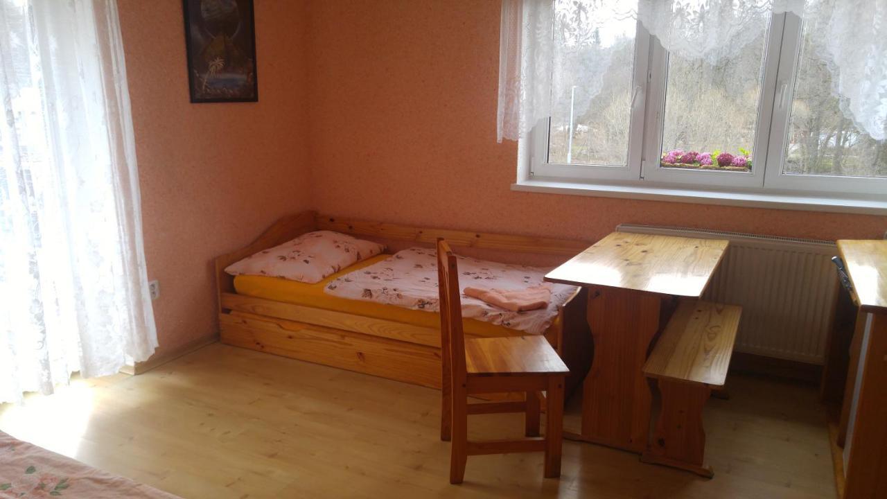Penzion Apartmany Becov Bečov nad Teplou Екстериор снимка