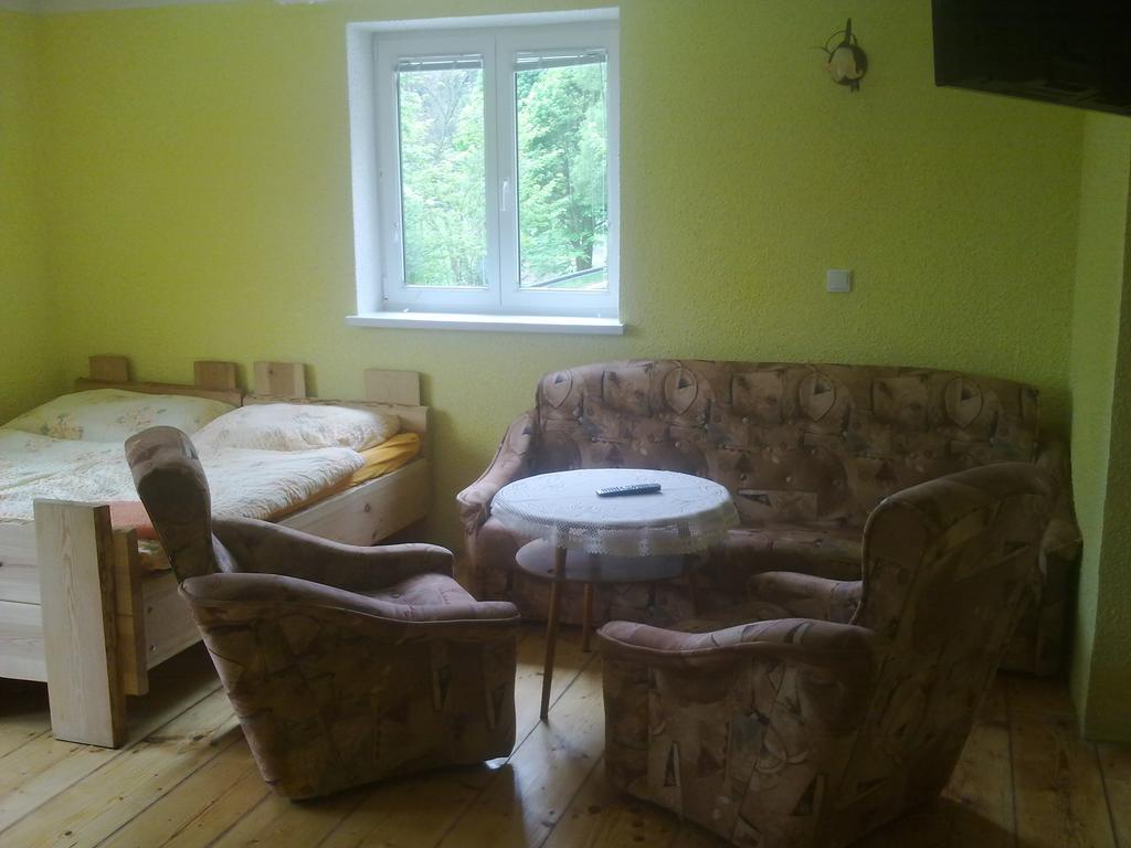 Penzion Apartmany Becov Bečov nad Teplou Стая снимка